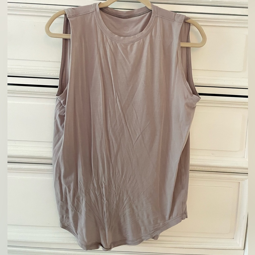 Lululemon tank